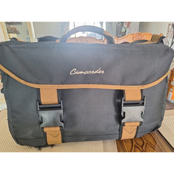 Camcorder Carry Case Black/Tan Canvas- Excellent Vintage Condition! 17"x10.5" - Picture 1 of 10